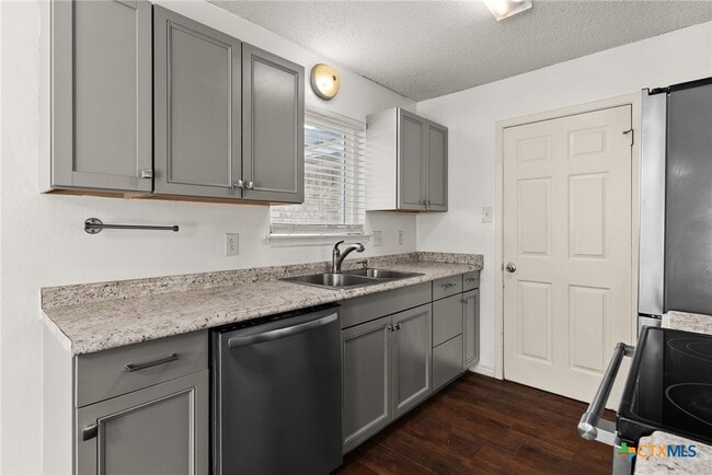 Building Photo - 2309 Hidden Hill Dr