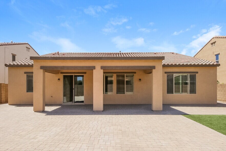 Building Photo - 20858 E Sunset Dr