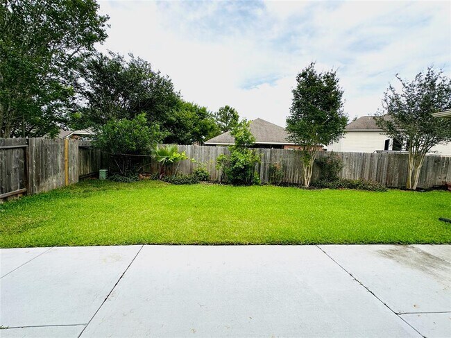 Building Photo - 5023 Logans Landing Ln