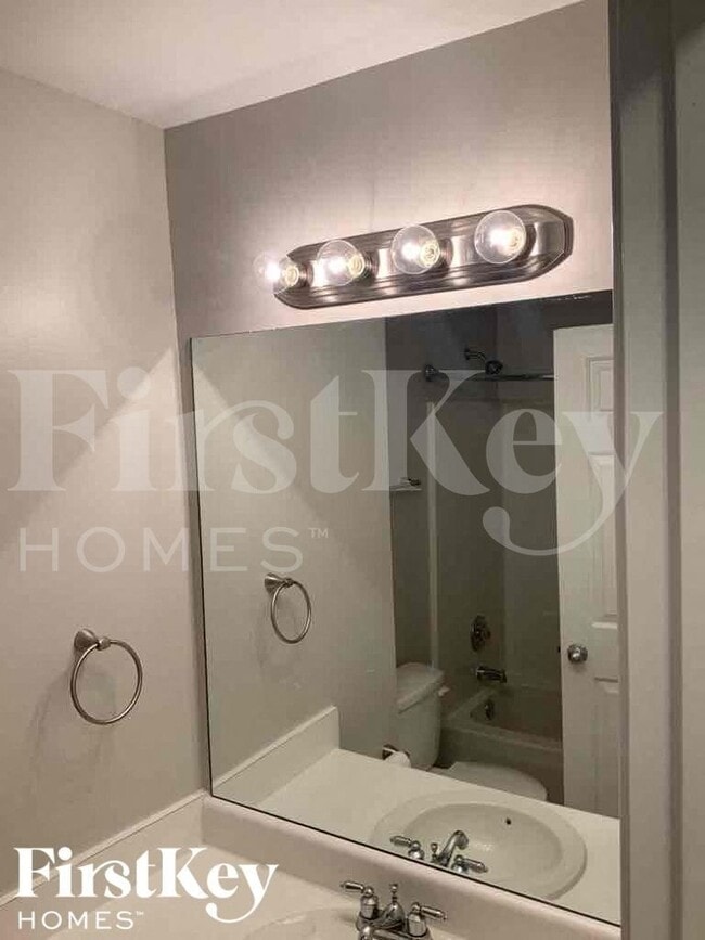 Building Photo - 1253 Waymar Ct SW