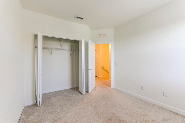 Building Photo - 4022 Devenshire Ct
