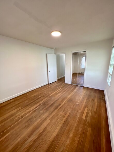 bedroom 3 - 614 N College Ave