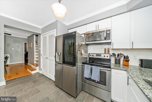 Building Photo - 313 N Market St