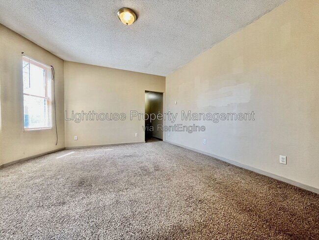 Building Photo - 1133 3rd St