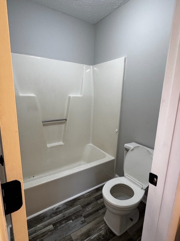 Building Photo - 6885 Kingsgate Dr