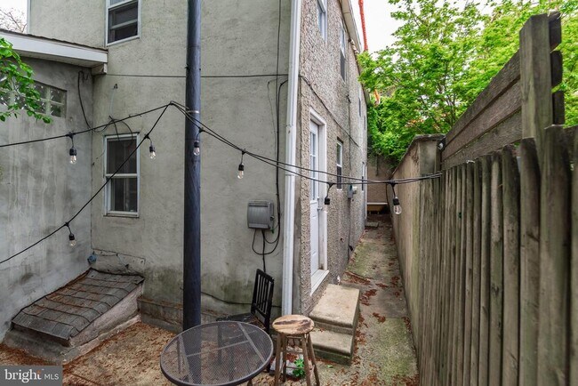 Building Photo - 1221 Marlborough St