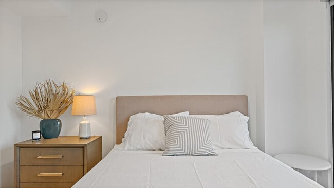 Building Photo - 1852 7th St NW