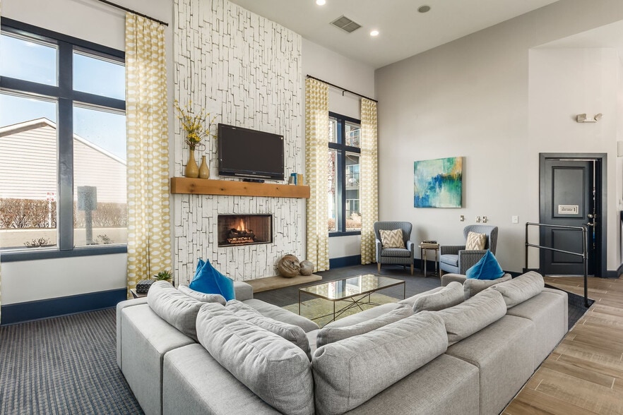 Primary Photo - Dublin Square