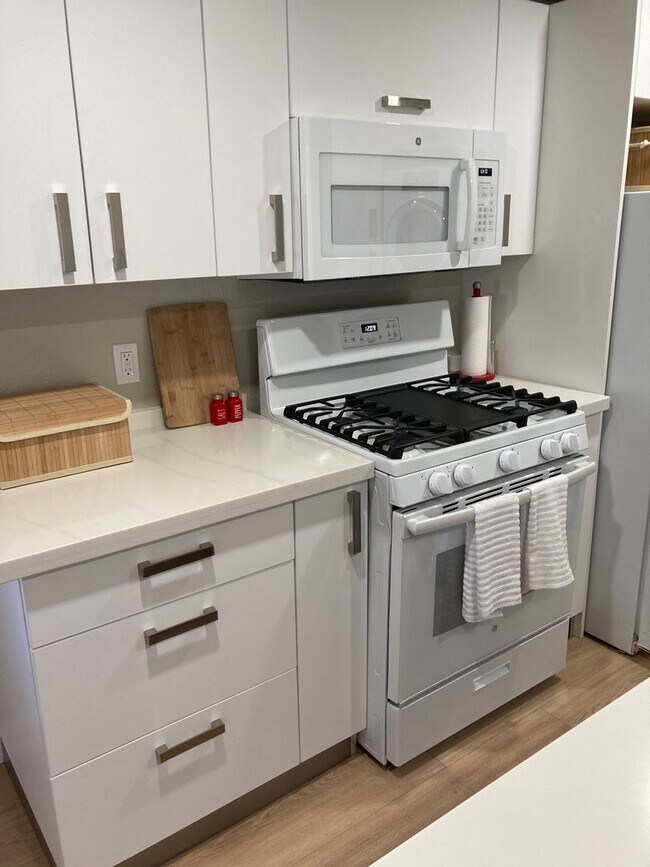 Building Photo - Spectacular, Panoramic Red Rock Views in West Sedona