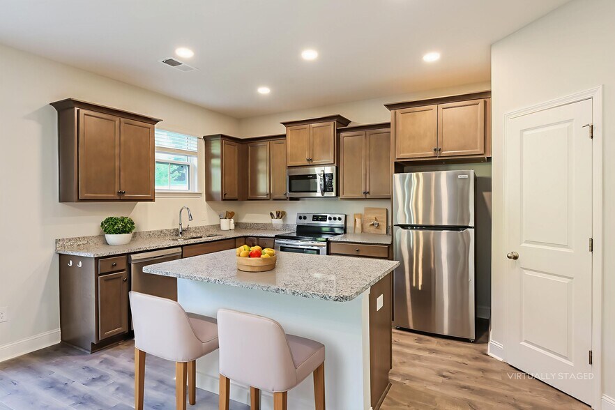 Building Photo - 200 Bosa Ln