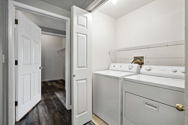 Building Photo - Immaculate Updated 2-Bedroom, 2-Bath Ground-Level Condo in Broomfield  - Miramonte Ranch