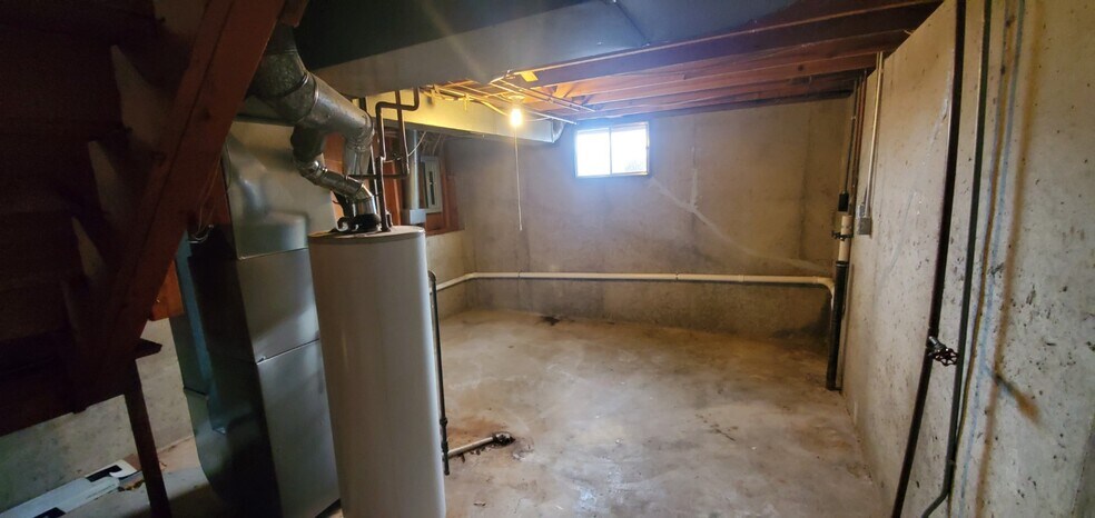 Building Photo - 8420 Lane Pl