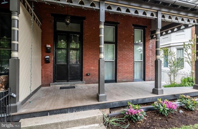 Building Photo - 144 Gay St