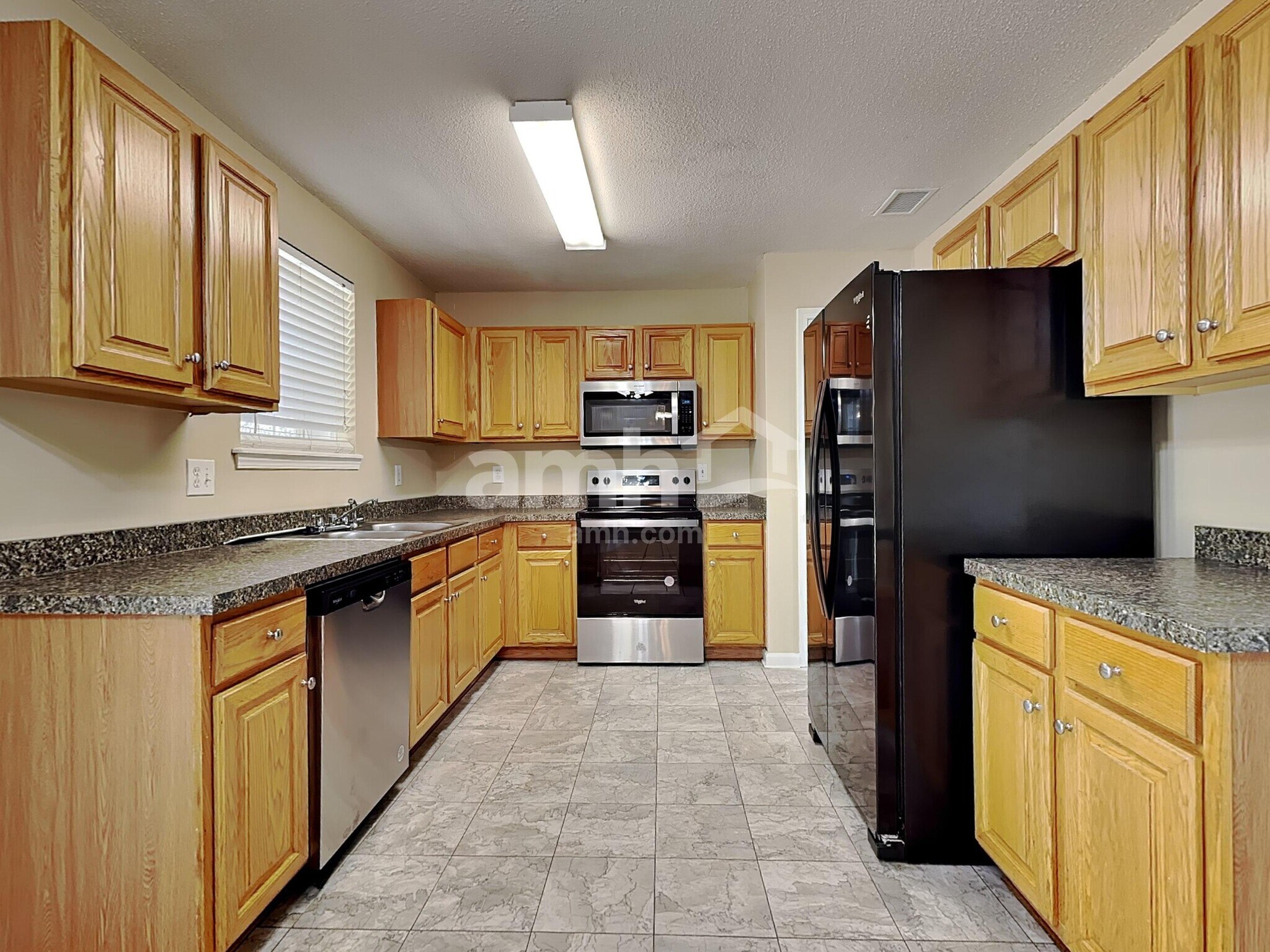 Building Photo - 34 Old Farm Rd