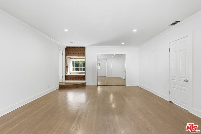 Building Photo - 2633 N Commonwealth Ave