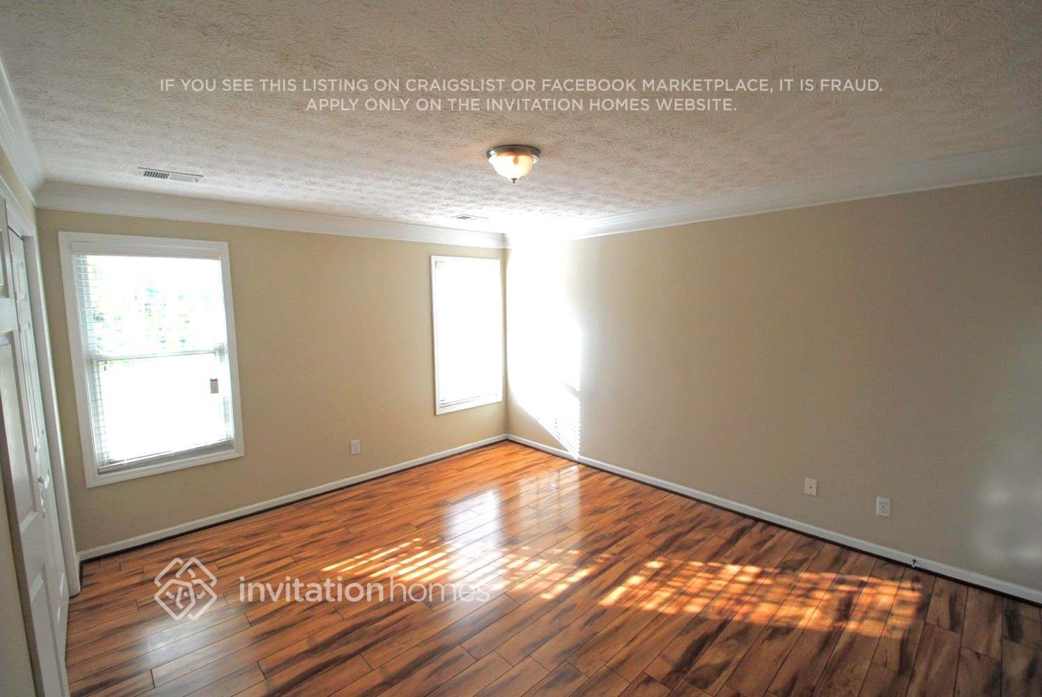 Building Photo - 160 Weatherstone Dr