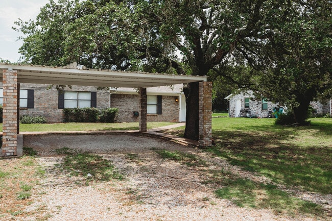 Building Photo - 505 W Bluebonnet Dr