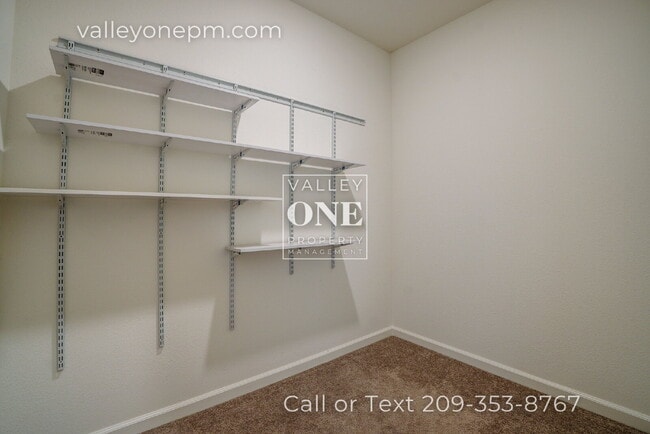 Building Photo - 644 Cheshire Dr