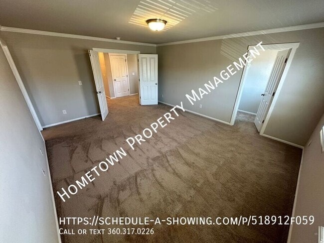 Building Photo - 6918 Honeylocust Ct NE