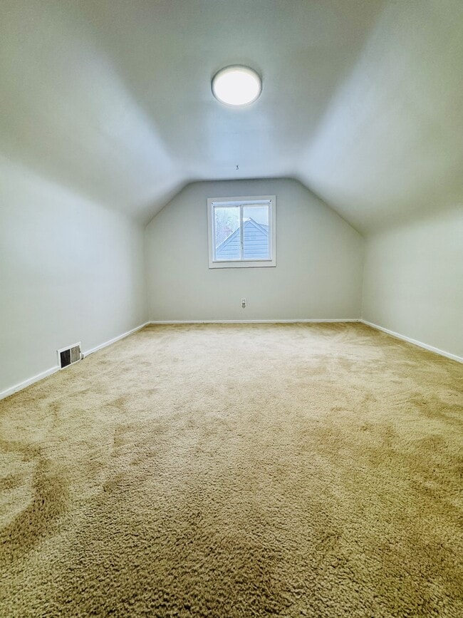 Building Photo - 741 Jefferson Rd