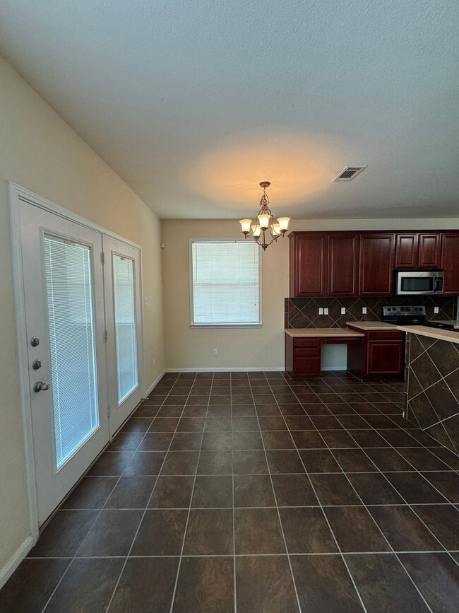 Building Photo - Beautiful 2 Story 4 Bdrm 2.5 Bath With a Loft