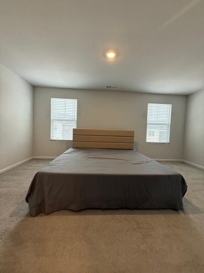 Building Photo - 409 Deercroft Dr