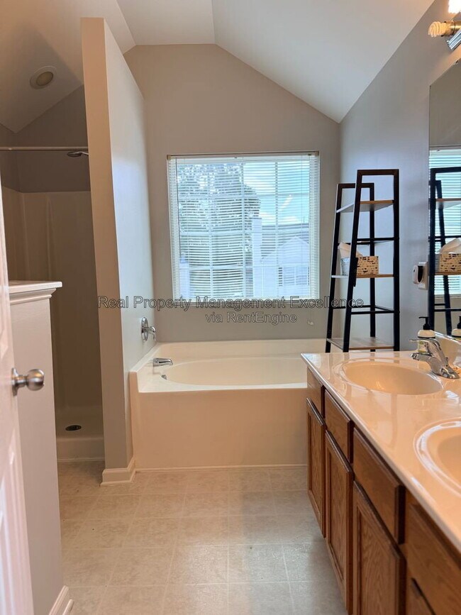 Building Photo - 3446 Ferdilah Ln