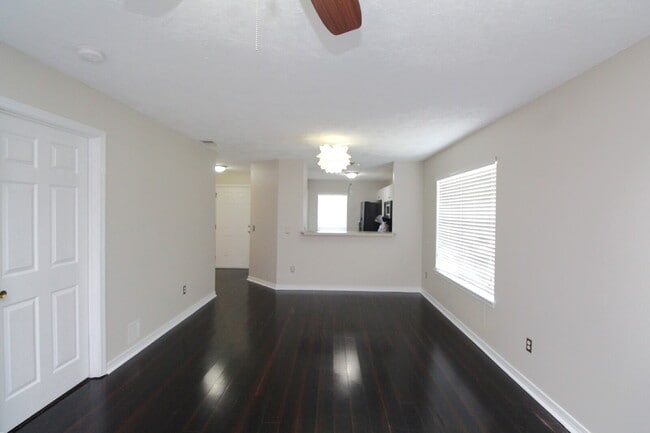 Building Photo - Spacious 3BR/2BA Navarre Home with Garage, Open Kitchen Layout, Fenced Yard & Convenient Coastal ...