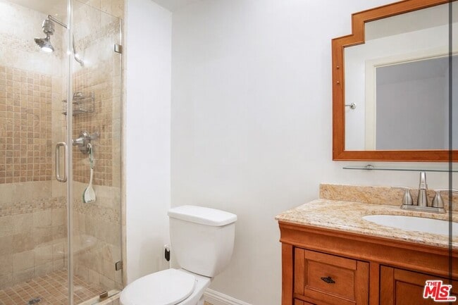 Building Photo - 1154 S Barrington Ave