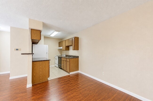 Building Photo - 2750 Holly Hall St