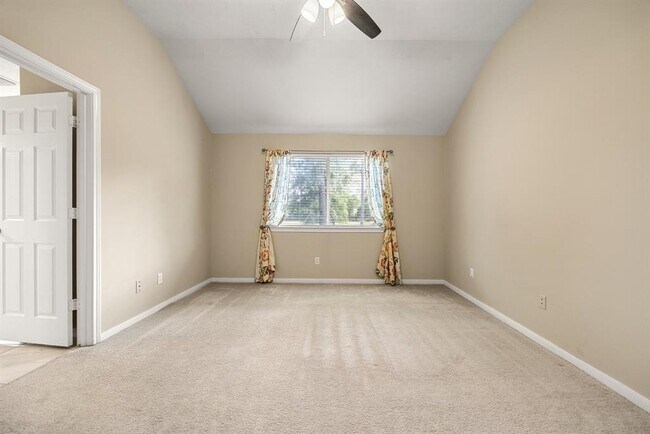 Building Photo - 15615 Forest Creek Farms Dr