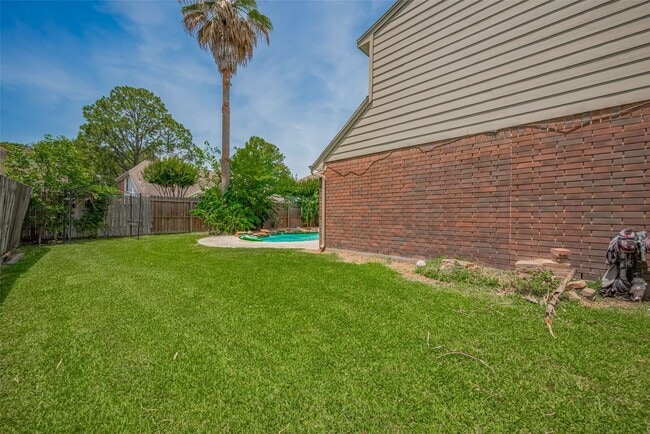 Building Photo - 9911 Villa Verde Dr