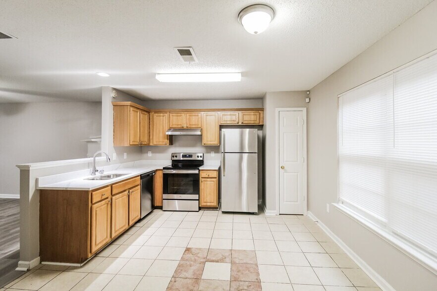 Building Photo - 401 Kendall Ln