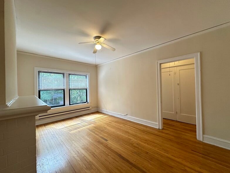 Building Photo - 1036 Dempster St