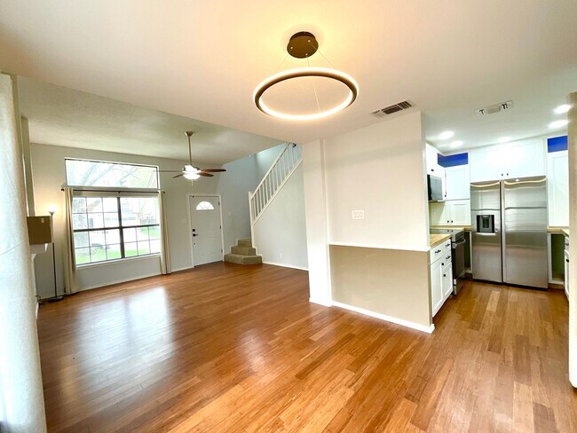 Building Photo - 2-Story 3 Bedroom / 2.5 Bath Home Near Lackland AFB!