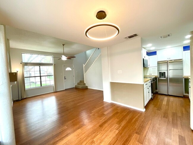 Building Photo - *MOVE IN SPECIAL* 2-Story 3 Bedroom / 2.5 Bath Home Near Lackland AFB!