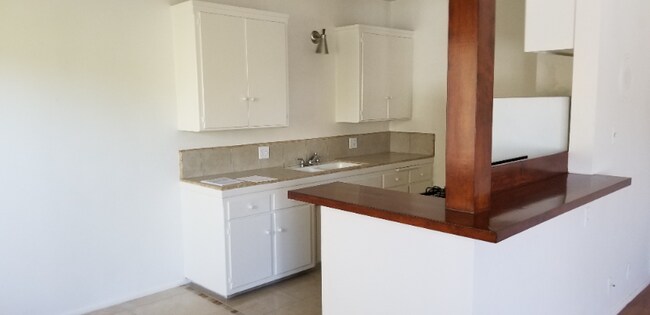 Building Photo - 1150 Manhattan Beach Blvd