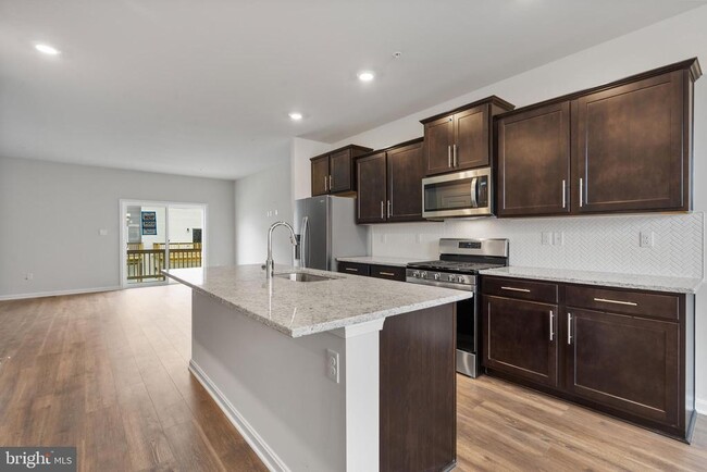 Building Photo - 5225 Manor Park Dr