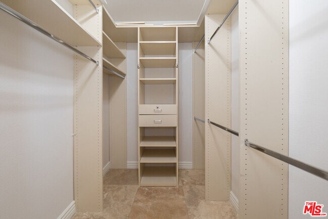 Building Photo - 171 N Church Ln