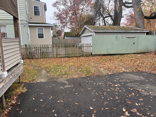 Building Photo - 93 Newton St