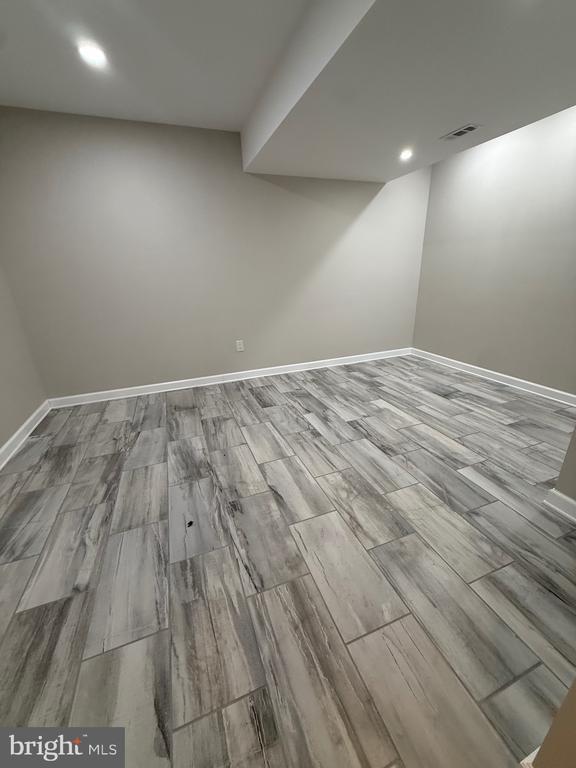 Building Photo - 16655 Macnaughton Ct