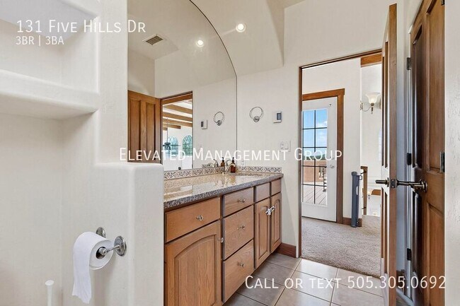 Building Photo - 131 Five Hls Dr