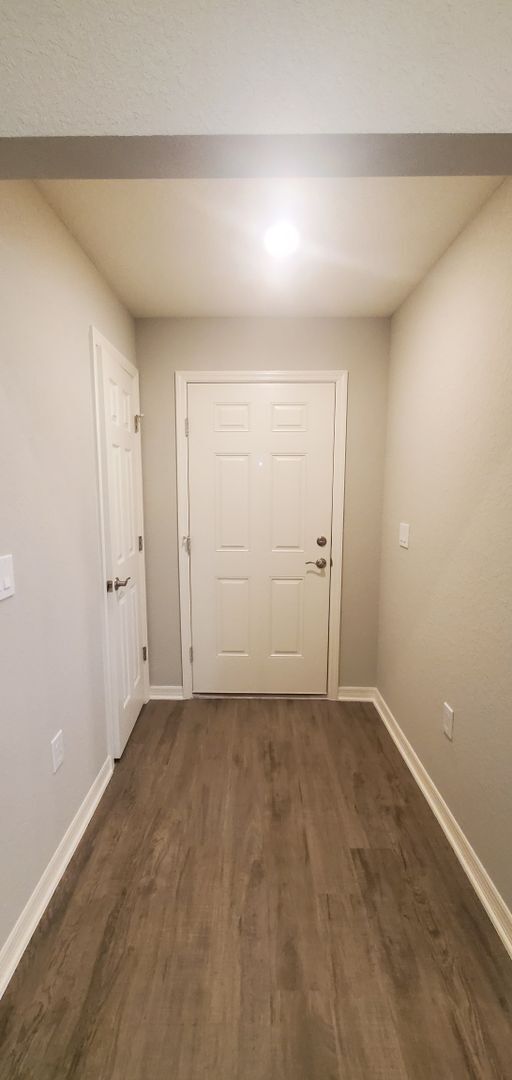 Building Photo - Like NEW!!! 4-Bedroom, 2-Bathroom in Villa...