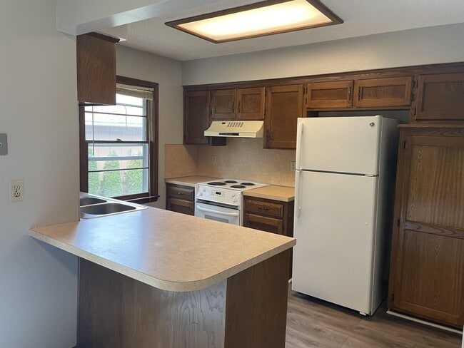 Building Photo - 9131 E 85th Pl