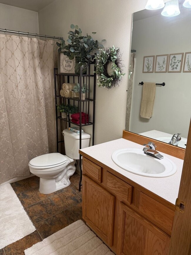 Building Photo - Charming 3-bedroom Dupont Home