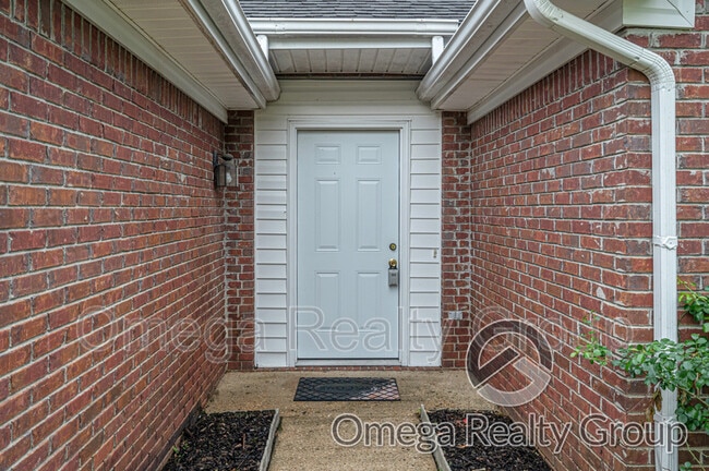 Building Photo - 5561 Heatherbrae Ln