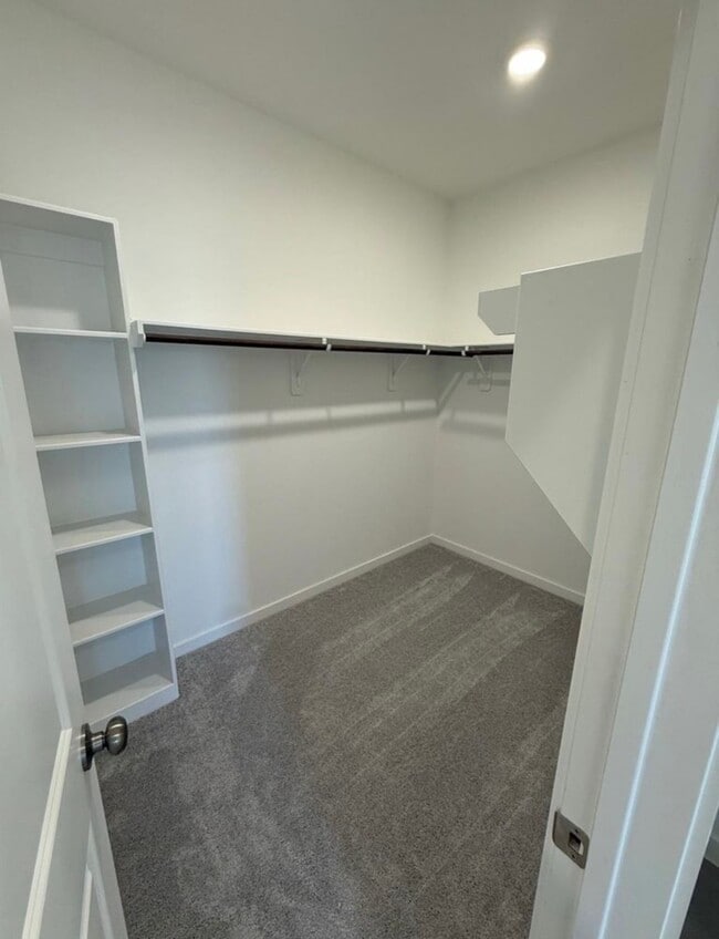 Building Photo - 16052 Tallis Dr