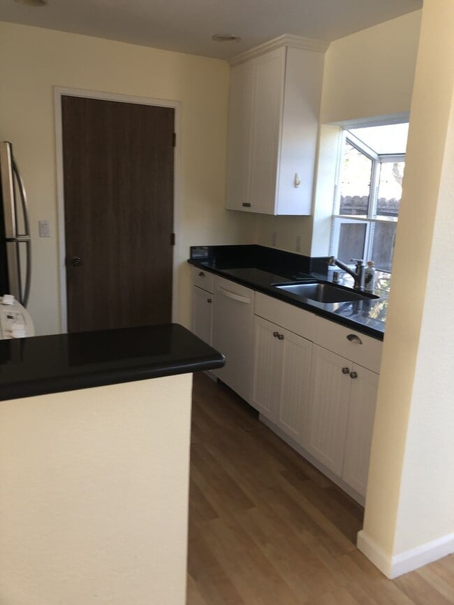 Building Photo - Coastal Living in Sought-After Twin Lakes - 2BR/2.5BA Home