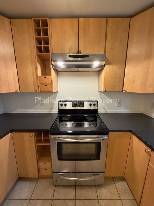 Building Photo - 3721 Brookcrest Cir