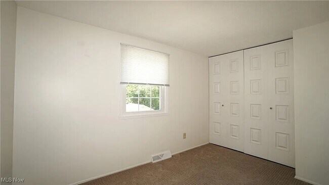 Building Photo - 5907 Sunset Dr